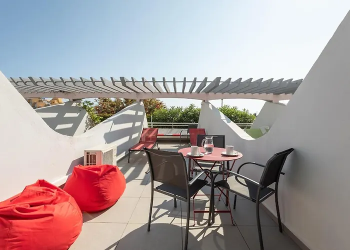 Honey Trap Port Ambonne Naturiste *