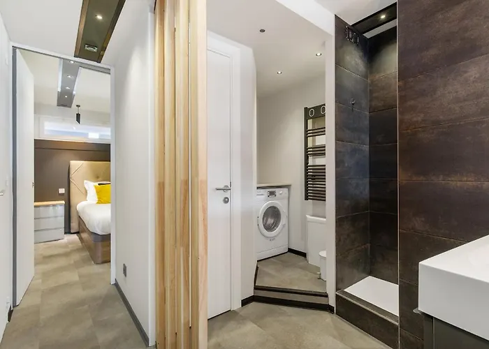 Honey Trap Port Ambonne Naturiste Appartamento *